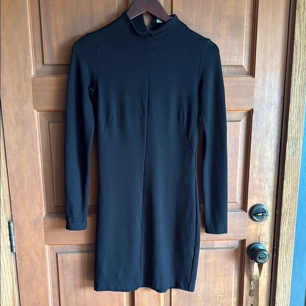 Elegant Aritzia Babaton size 4 Black Mock Neck Body Con Long Sleeve Dress